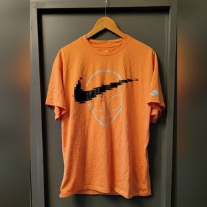 Men's Nike T-Shirt Orange w/ Green Alien L